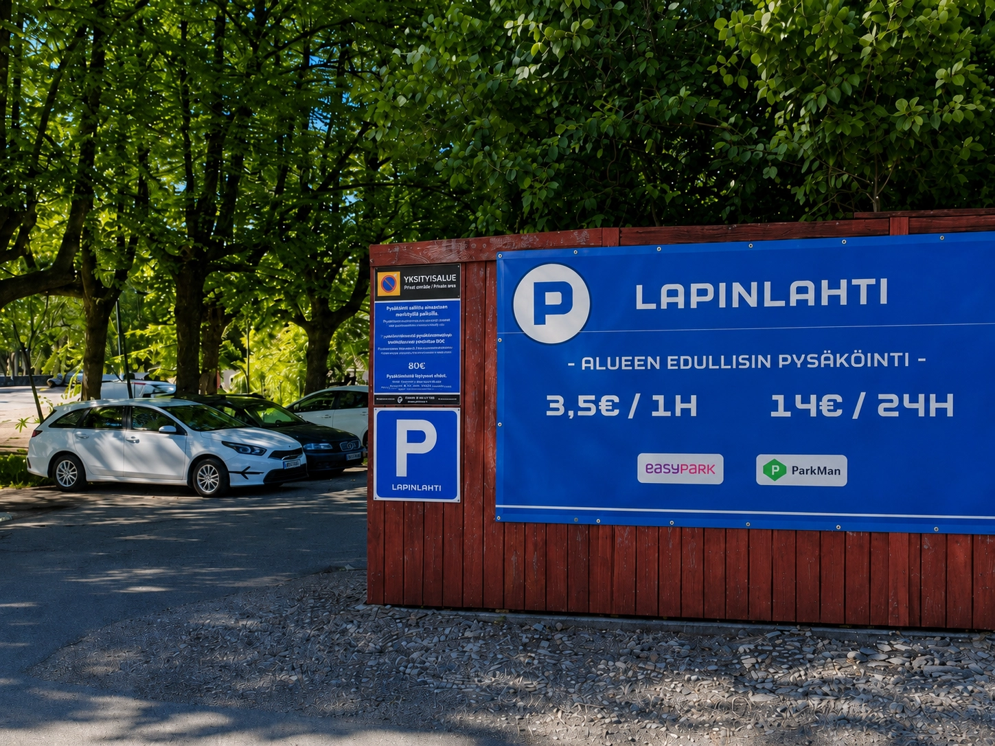 Vajaakäytöllä ollut piha muutettuna tuottavaksi pysäköintialueeksi